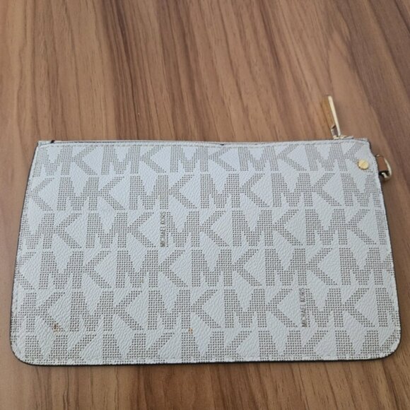 Michael by Michael Kors Monogram Tan and White Pouch Clutch - Picture 3 of 9